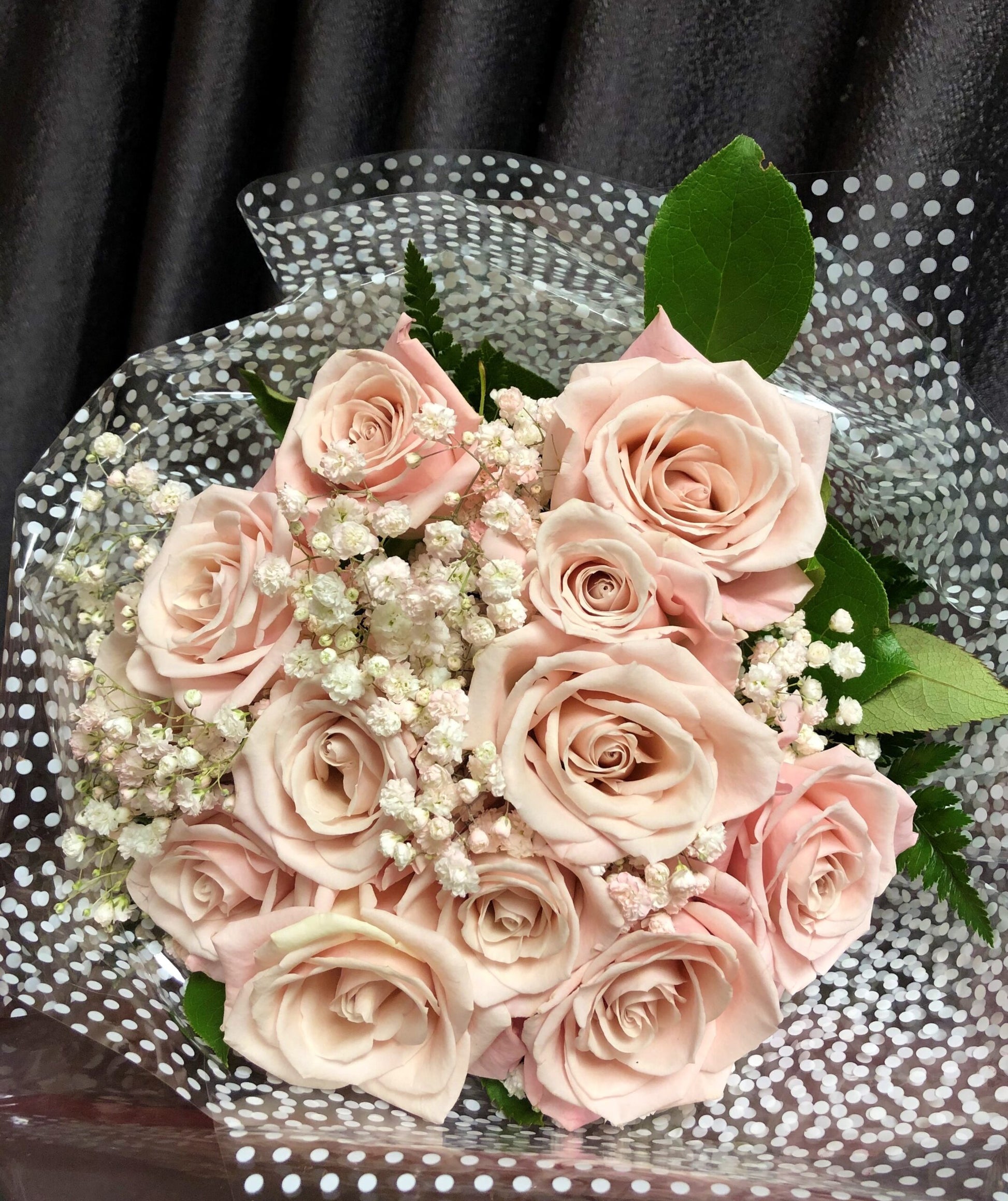 Blushing Beauty Cut Bouquet 12 Roses &#038; Babies Breath